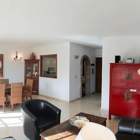 Aloha Casa Claudia Дом отдыха Марбелья
